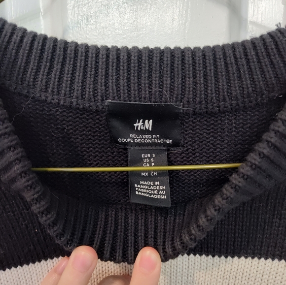 Sweater - Picture 2 of 2